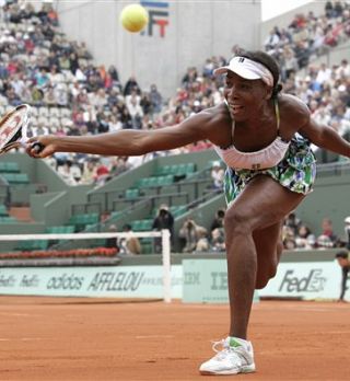 Venus skozi šivankino uho; Serena in Jelena brez napora v 3. krog