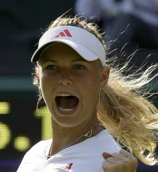 Dvoboj lepotičk na osrednjem igrišču dobila Caroline Woznaicki