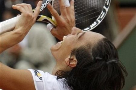Prvi polfinale turnirjev za Grand Slam za Italijo po zaslugi Schiavonejeve!