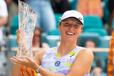 Swiatkovi sončni dvojček in upravičeno številka 1 na WTA lestvici