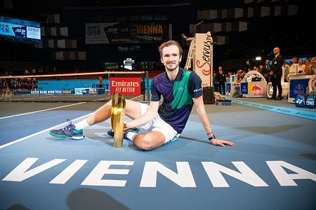 Medvedjev v finalu Dunaja ugnal Šapovalova