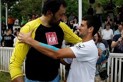 Novak Djokovič, Vlade Divac, Savo Miloševič, Dejan Bodiroga in drugi, so v ekshibicijski nogometni tekmi v sklopu OP Srbije v tenisu, premagali televi