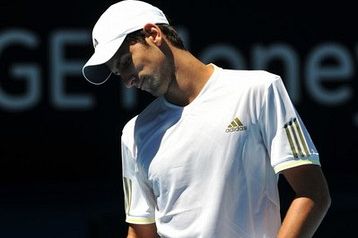 Novaka Djokoviča pokopala vročina in Andy Roddick, Vera Zvonareva gladko preko Marion Bartoli!