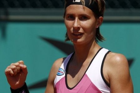 Polona gladko v 2. krog WTA turnirja v Pragi!