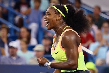 Serena Williams dobila še 15. zaporedni finale in slavila v Cincyu