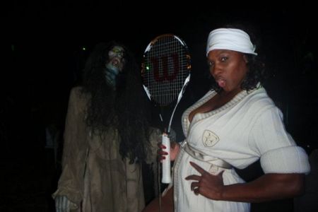 Serena Williams se je zamaskirala v Federerja