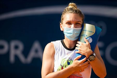 Simona Halep se je v Pragi po prekinitvi zaradi pandemije vrnila na zmagovito pot