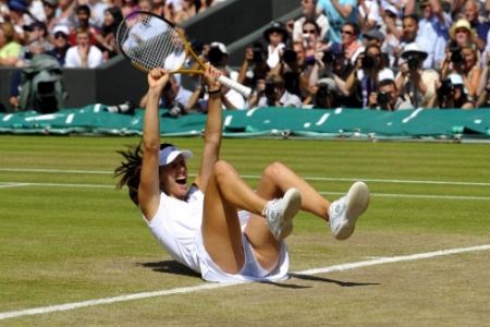 FOTO! Kakšne oblekce so pokazale teniške igralke v Wimbledonu!