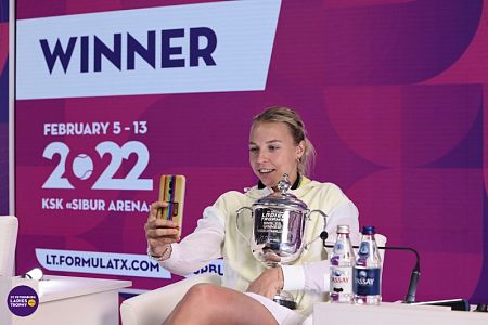 Kontaveit dobila še 20 zaporedni dvoboj v dvorani in slavila v Sankt Peterburgu