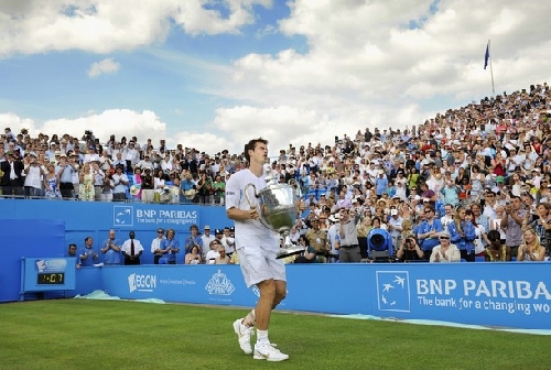 andy murray queens trophy. hair Andy Murray plays a